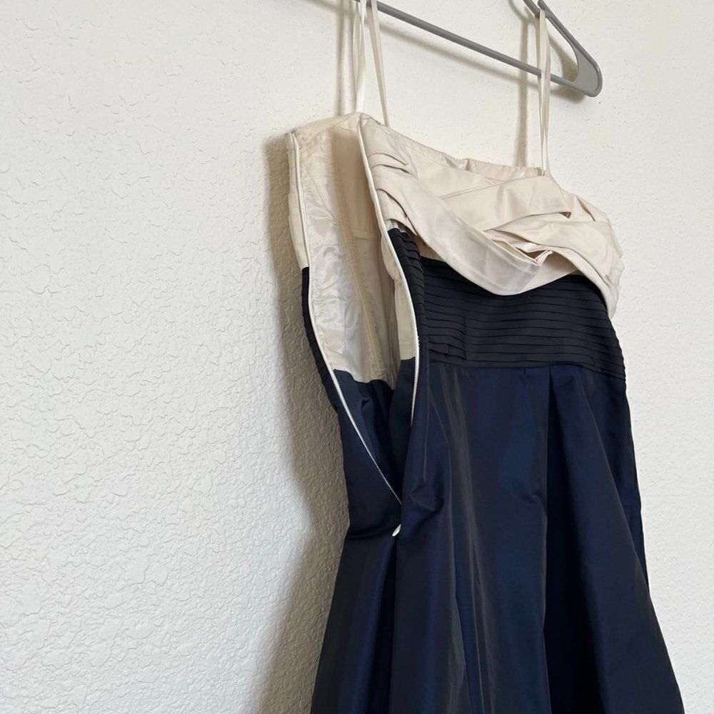 BCBGMAXAZRIA Cream Black Navy Bubble Night Out Dress size 10 - Picture 5 of 11